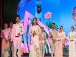 Bảo vệ di sản phi vật thể Việt, các nghệ sĩ cùng nhau biểu diễn áo dài