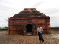 Nghe hoang phế ngậm ngùi ở cổ thành Sri Ksetra
